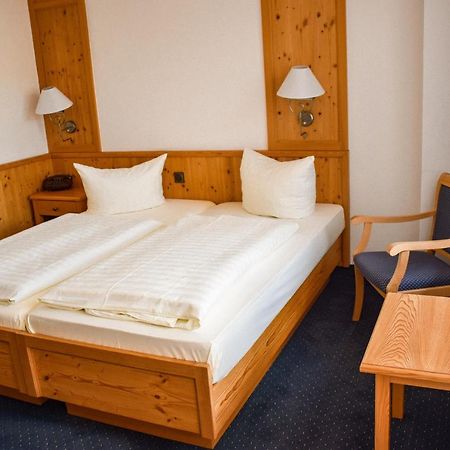 Hotel Bergwiesen - Zimmer Mit Balkon Oder Terasse Lohr Eksteriør billede