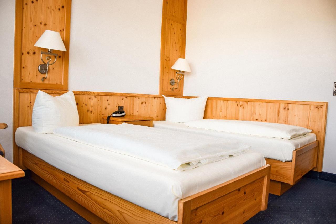 Hotel Bergwiesen - Zimmer Mit Balkon Oder Terasse Lohr Eksteriør billede