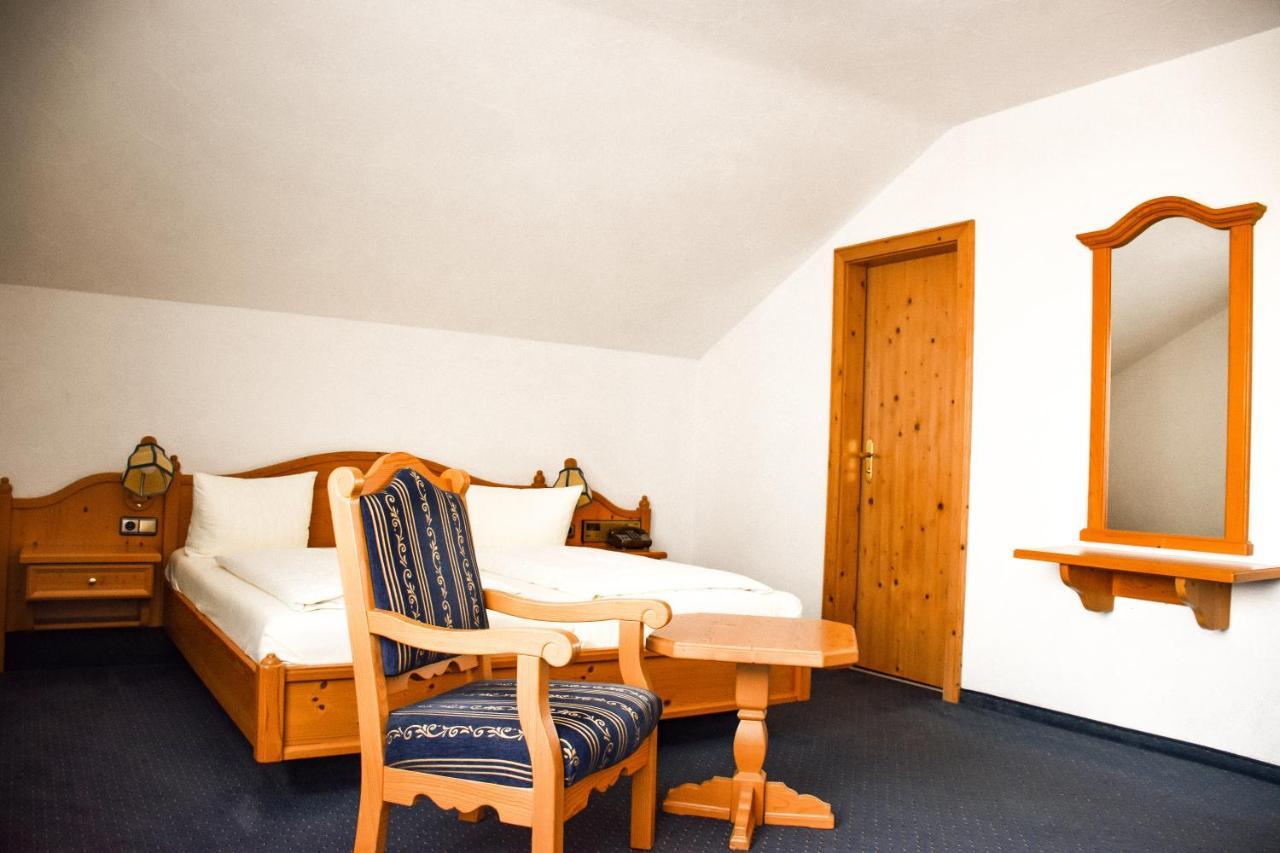 Hotel Bergwiesen - Zimmer Mit Balkon Oder Terasse Lohr Eksteriør billede