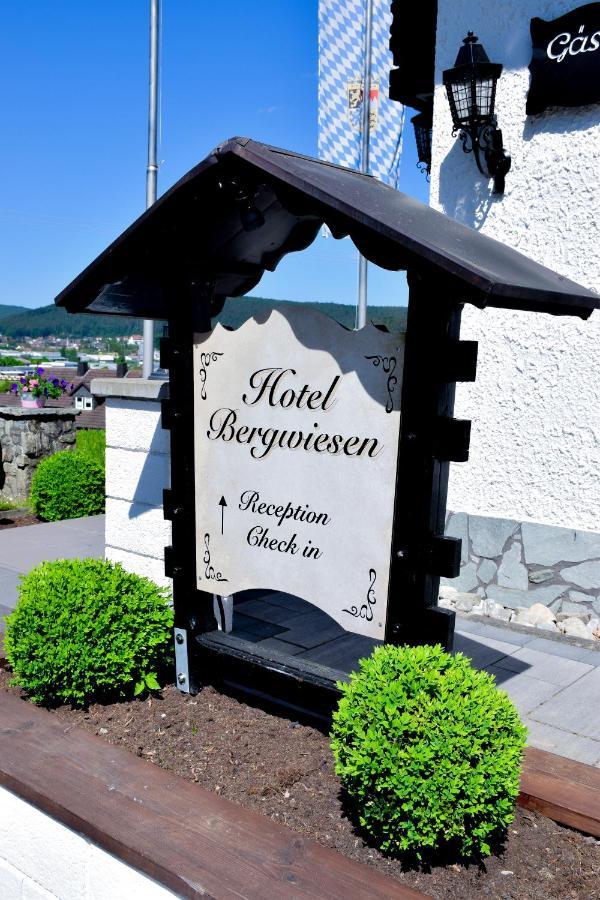 Hotel Bergwiesen - Zimmer Mit Balkon Oder Terasse Lohr Eksteriør billede
