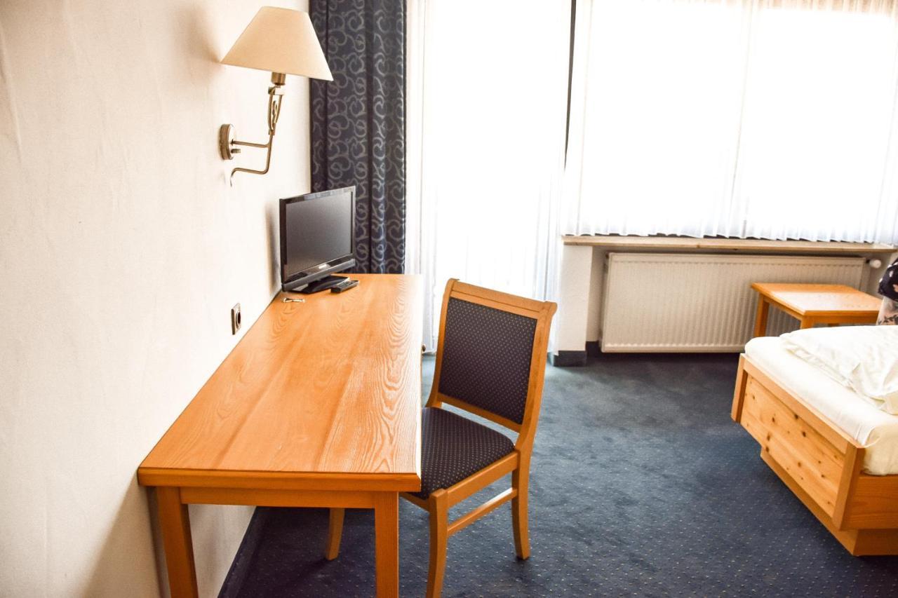 Hotel Bergwiesen - Zimmer Mit Balkon Oder Terasse Lohr Eksteriør billede