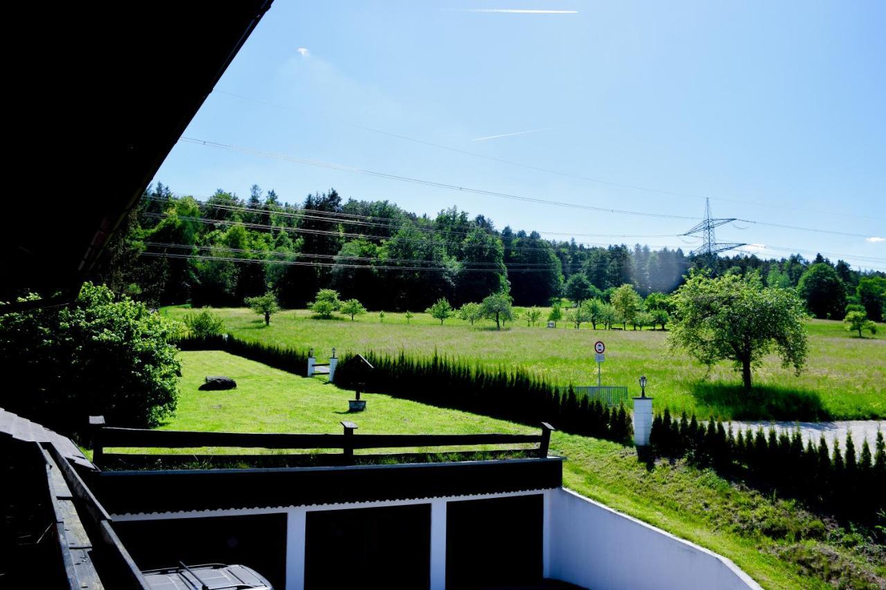 Hotel Bergwiesen - Zimmer Mit Balkon Oder Terasse Lohr Eksteriør billede