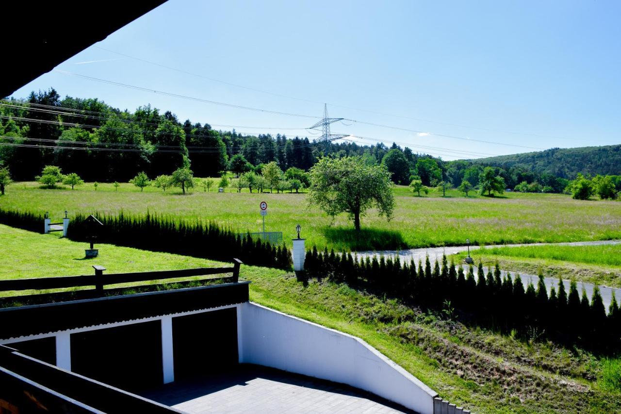 Hotel Bergwiesen - Zimmer Mit Balkon Oder Terasse Lohr Eksteriør billede